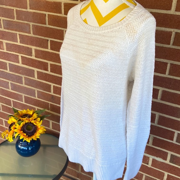 LOFT  White Sweater - Picture 2 of 13